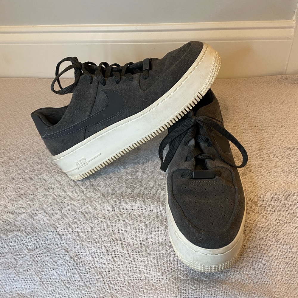 Dark Grey Women’s Nike shoe